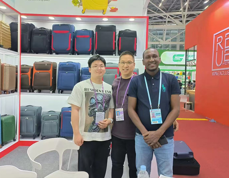 JWD presenta diversas líneas de productos en la 136ª Feria de Canton, que involucra a la audiencia global